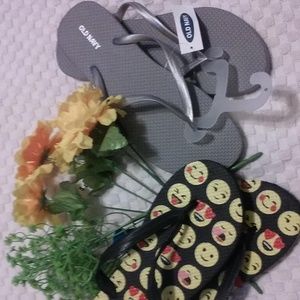 Old Navy/Emoji Flip Flops (Bundle)